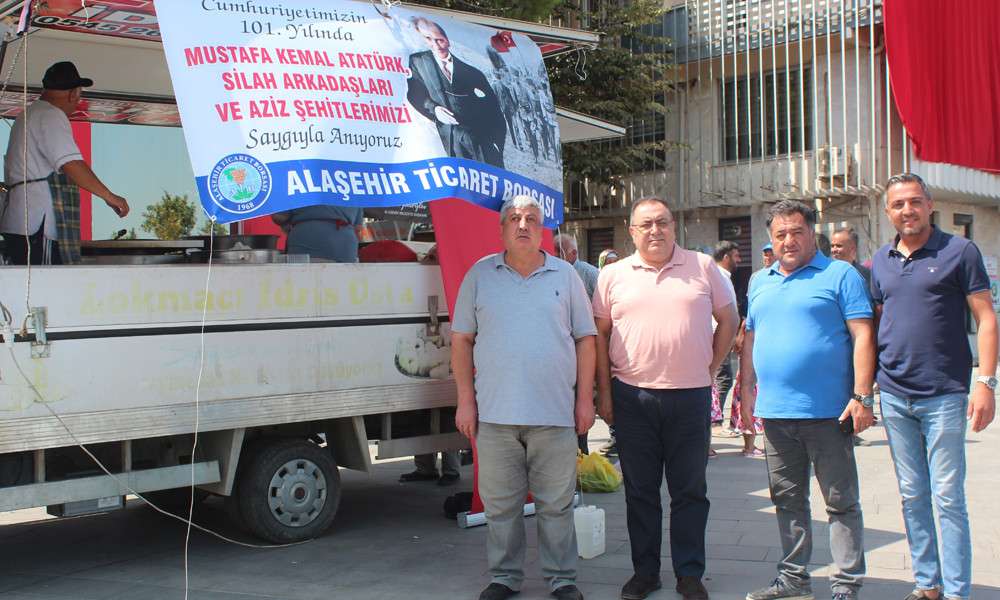 Alaşehir Borsası şehitler için lokma döktürttü 