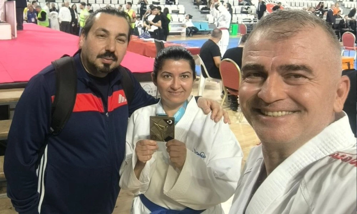 ALAŞEHİR&rsquo;İN ALTIN KADINI: İLKNUR YAL&Ccedil;IN T&Uuml;RKİYE ŞAMPİYONU