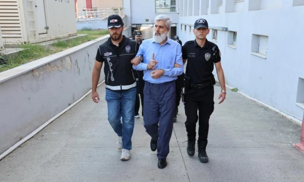 "Alparslan Kuytul Su&ccedil; &Ouml;rg&uuml;t&uuml;" soruşturmasında 56 ş&uuml;pheli adliyeye sevk edildi.