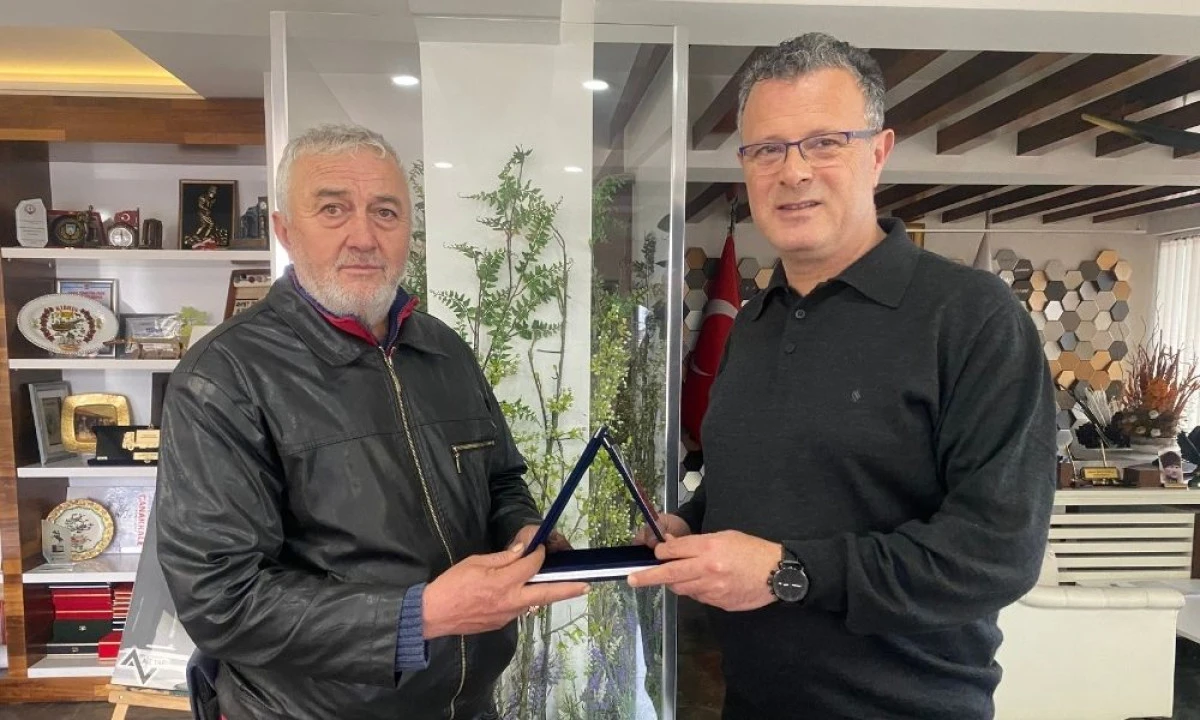 ALTIN DOLU &Ccedil;ANTAYI SAHİBİNE ULAŞTIRDI