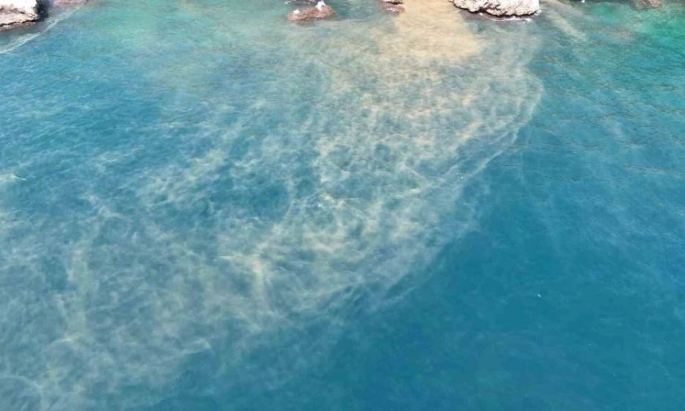 Antalya&rsquo;da sahile ulaşan atık su g&ouml;r&uuml;nt&uuml;lerine soruşturma
