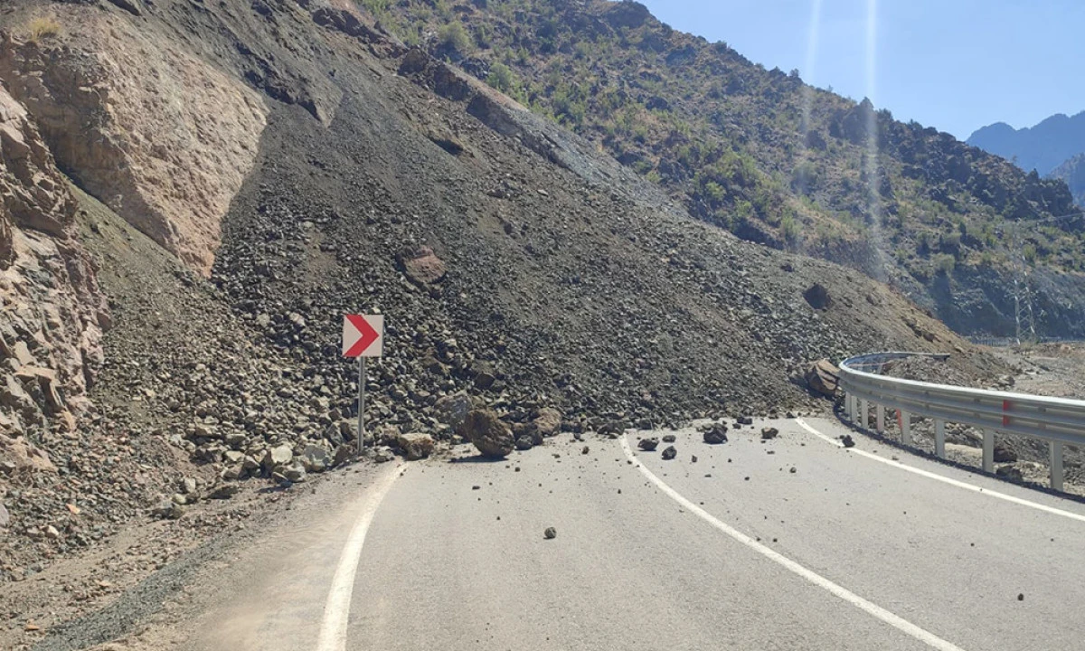 Artvin’in Yusufeli ilçesinde heyelan