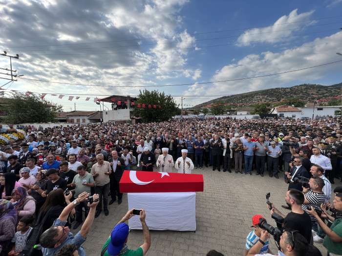 MANİSALI ŞEHİDE HÜZÜNLÜ VEDA 