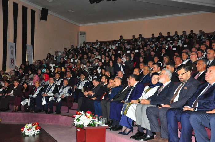 CEVDET YILMAZ'A MCBÜ'DE ‘FAHRİ PROFESÖRLÜK' UNVANI