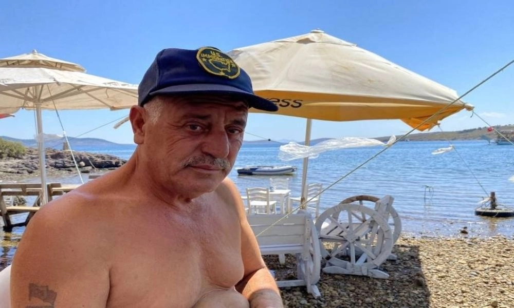 Ayvalık&rsquo;ta can pazarı...Akıntıya kapılan tatilci şişme botla kurtarıldı