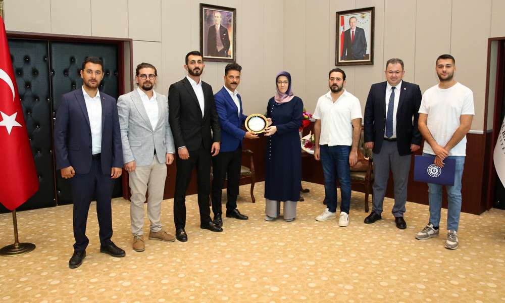 AZERBAYCAN K&Uuml;LT&Uuml;R VE DAYANIŞMA DERNEĞİ&rsquo;NDEN REKT&Ouml;R KİBAR&rsquo;A ZİYARET