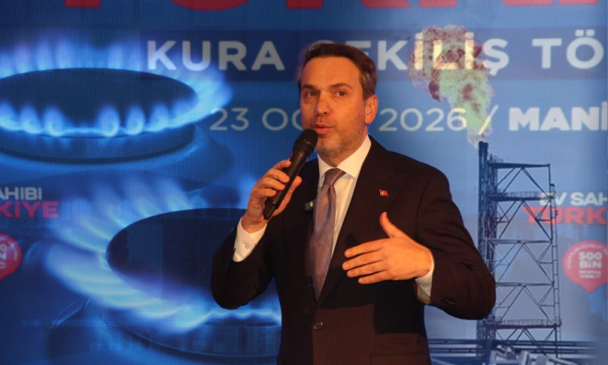 BAKAN BAYRAKTAR MANİSA&rsquo;DA M&Uuml;JDEYİ A&Ccedil;IKLADI