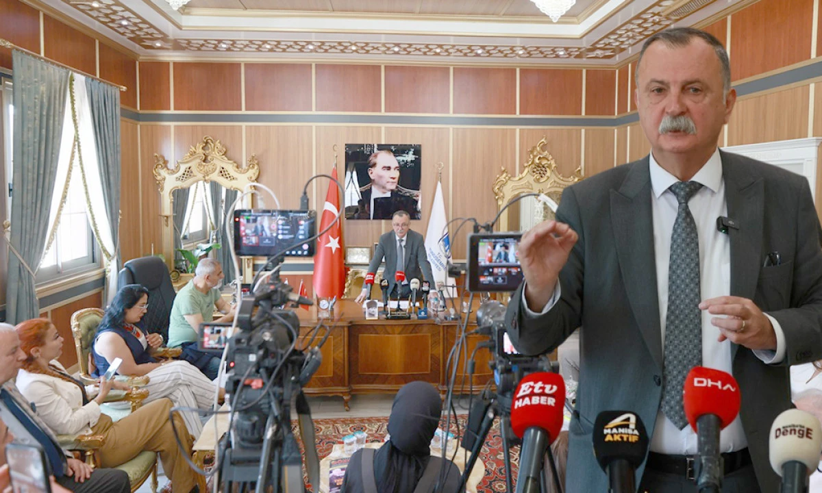 BAŞKAN BALABAN&rsquo;DAN HİZMET VE G&Uuml;NDEM DEĞERLENDİRMESİ