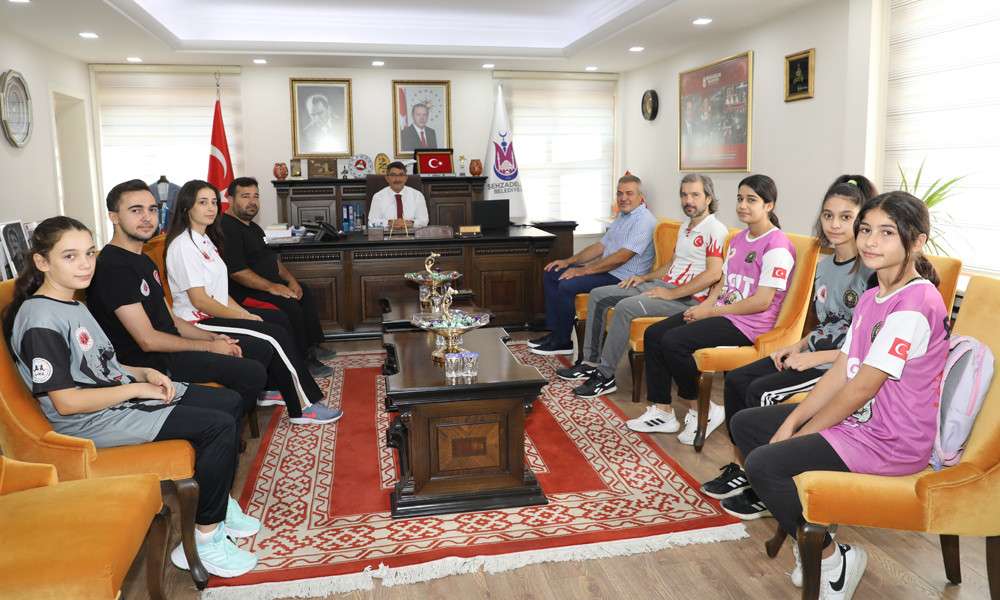 Başkan &Ccedil;elik, Muaythai başarısı sonrası sporcuları ve antren&ouml;rleri tebrik etti