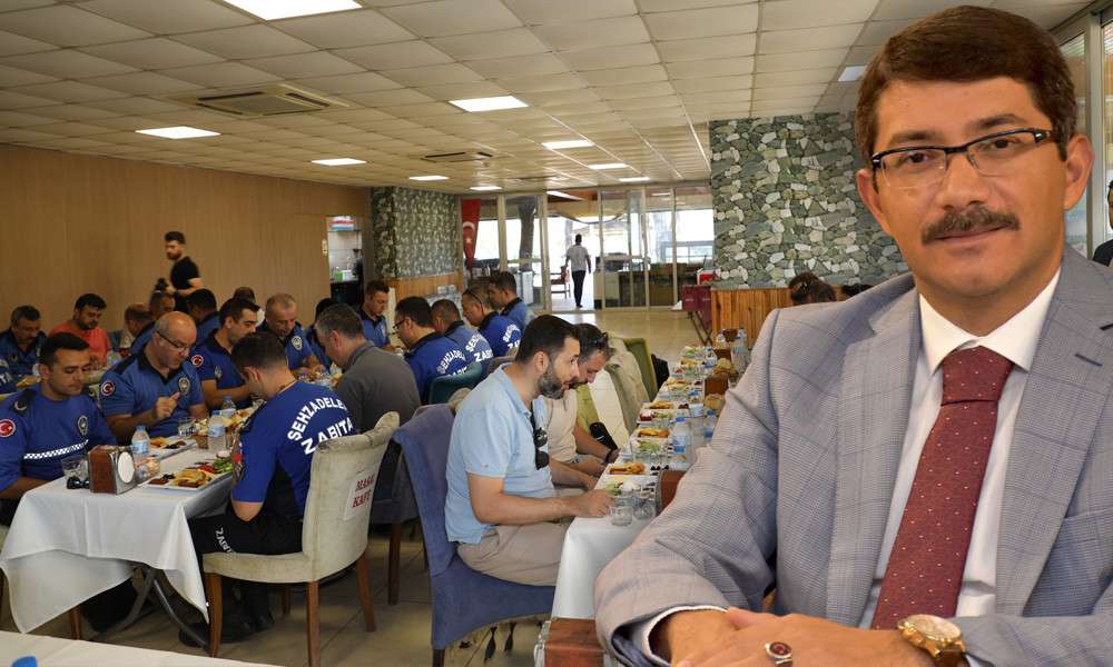 BAŞKAN &Ccedil;ELİK, ZABITA PERSONELİNİ KAHVALTIDA AĞIRLADI