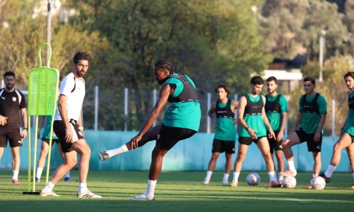 Bodrum FK Teknik Direkt&ouml;r&uuml; Burhan Eşer: "Sabırlı olmamız ve desteklememiz gerekiyor"