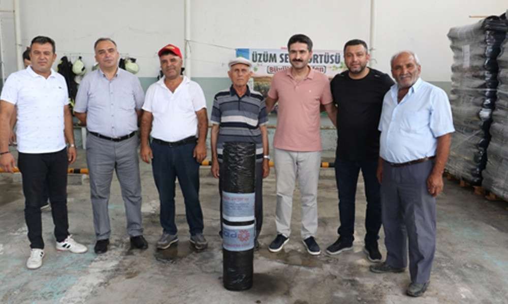 B&uuml;y&uuml;kşehir'den 650 &uuml;reticiye &uuml;z&uuml;m sergi &ouml;rt&uuml;s&uuml;