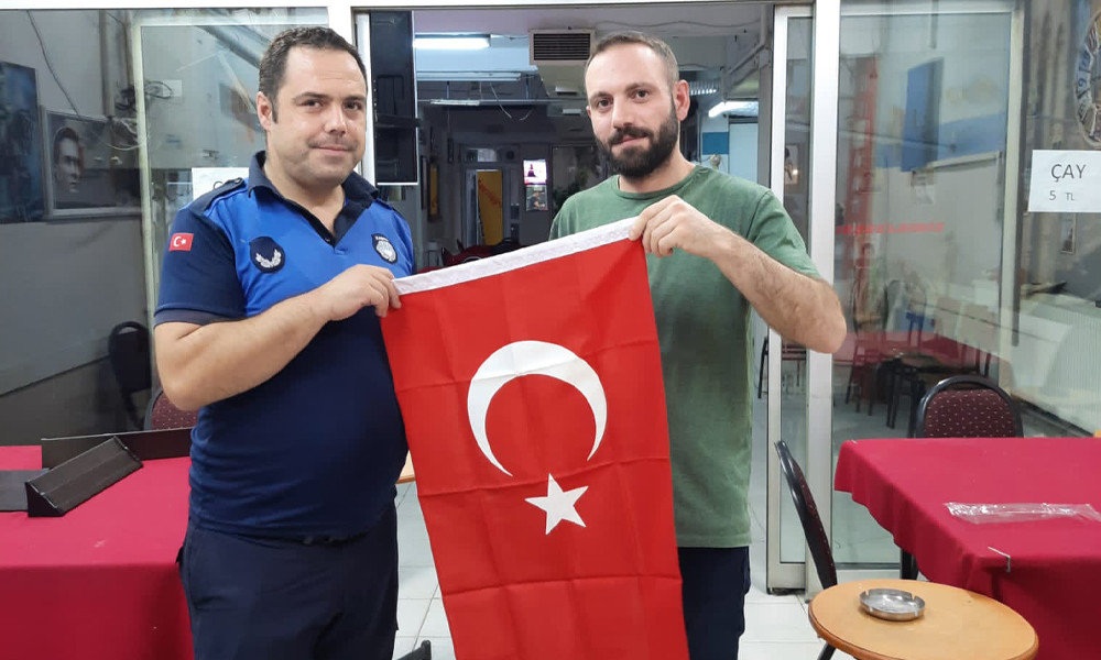 Büyükşehir’den vatandaşlara Türk Bayrağı