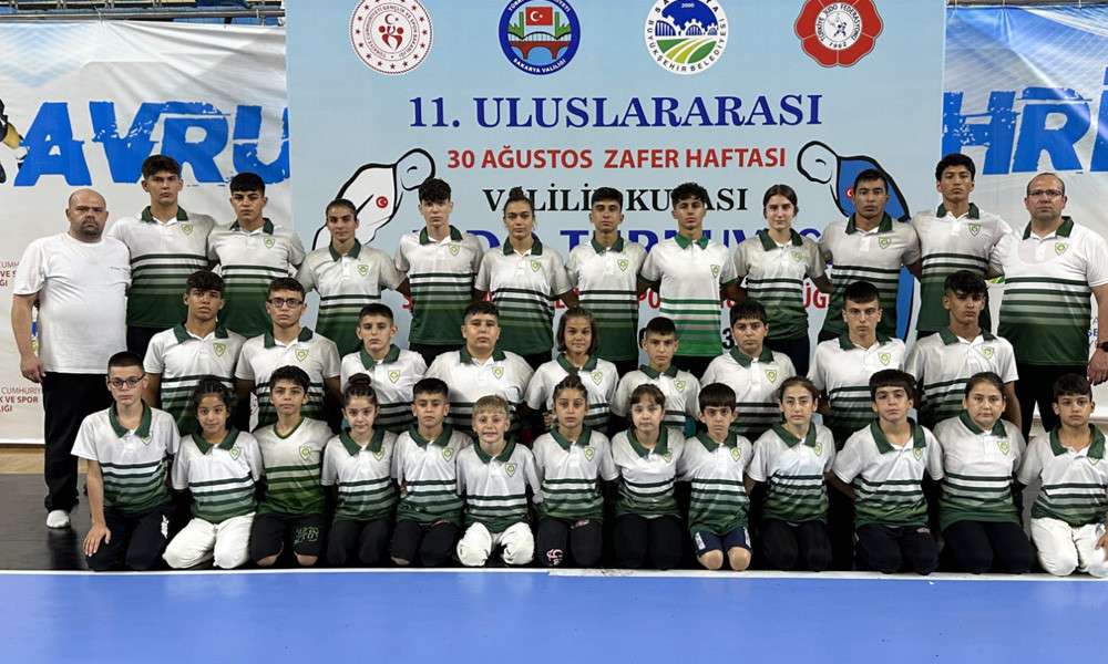 B&uuml;y&uuml;kşehir&rsquo;in judocularından Sakarya&rsquo;da madalya şov