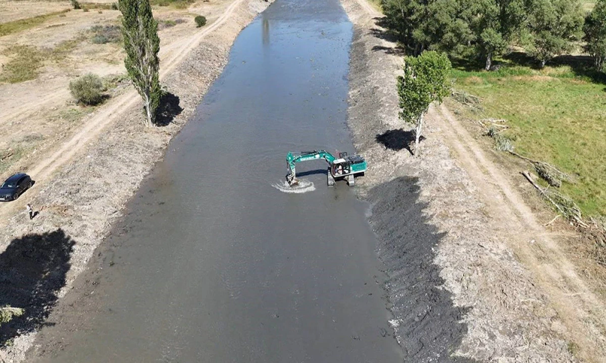 Değirmencik Köyündeki Dere Yatağı Temizlendi