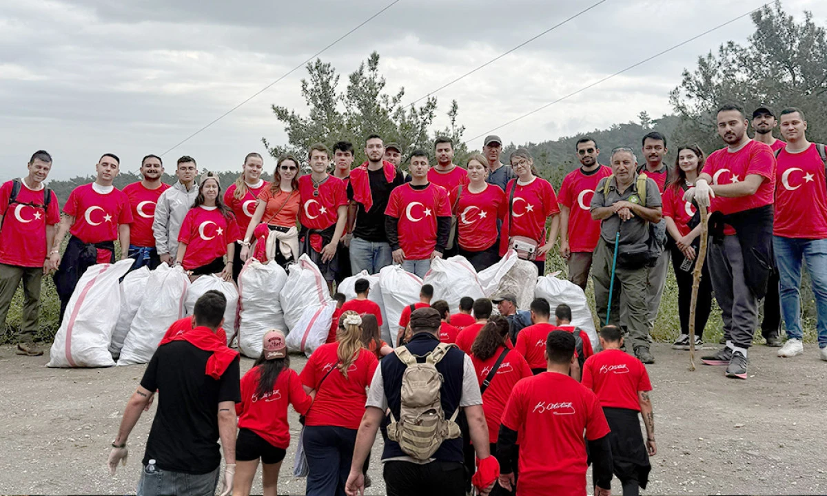 DOĞA İ&Ccedil;İN Y&Uuml;R&Uuml;YEN GEN&Ccedil;LER 40 &Ccedil;UVAL &Ccedil;&Ouml;P TOPLADI  