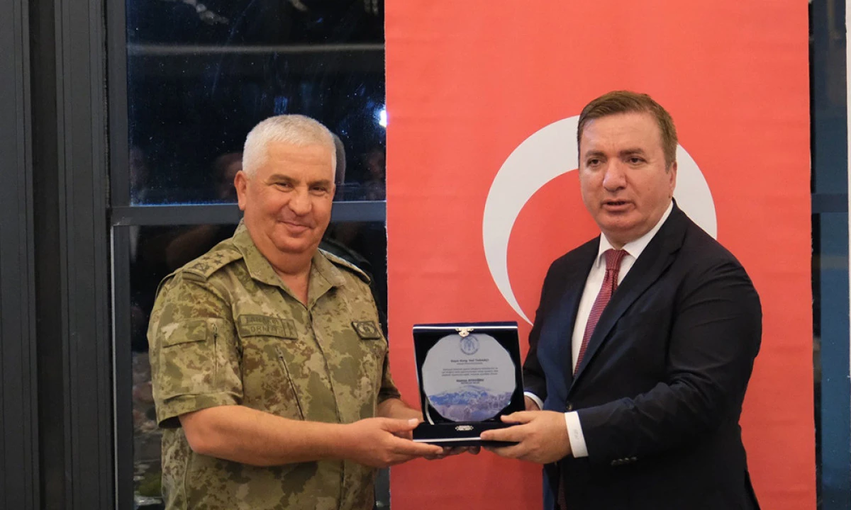 Emekli olan Paşalara veda yemeği