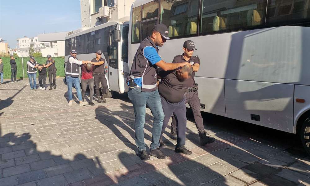 EŞ ZAMANLI OPERASYON! 24 SU&Ccedil; &Ouml;RG&Uuml;T&Uuml; &Ccedil;&Ouml;KERTİLDİ