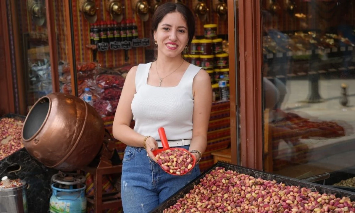 Gaziantep&rsquo;te yeşil altın tezgahtaki yerini aldı