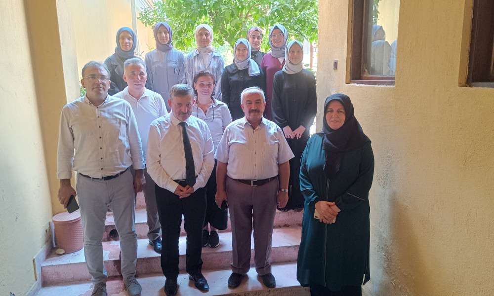 HEM KUR&rsquo;AN HEM DE SANAT &Ouml;ĞRENİYORLAR