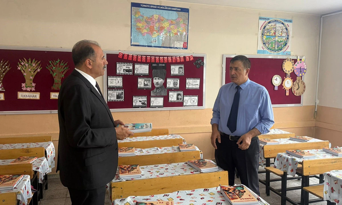 Iğdır’da Ücretsiz Kitaplar Okullara Dağıtıldı, Ders Zili İçin Geri Sayım Başladı