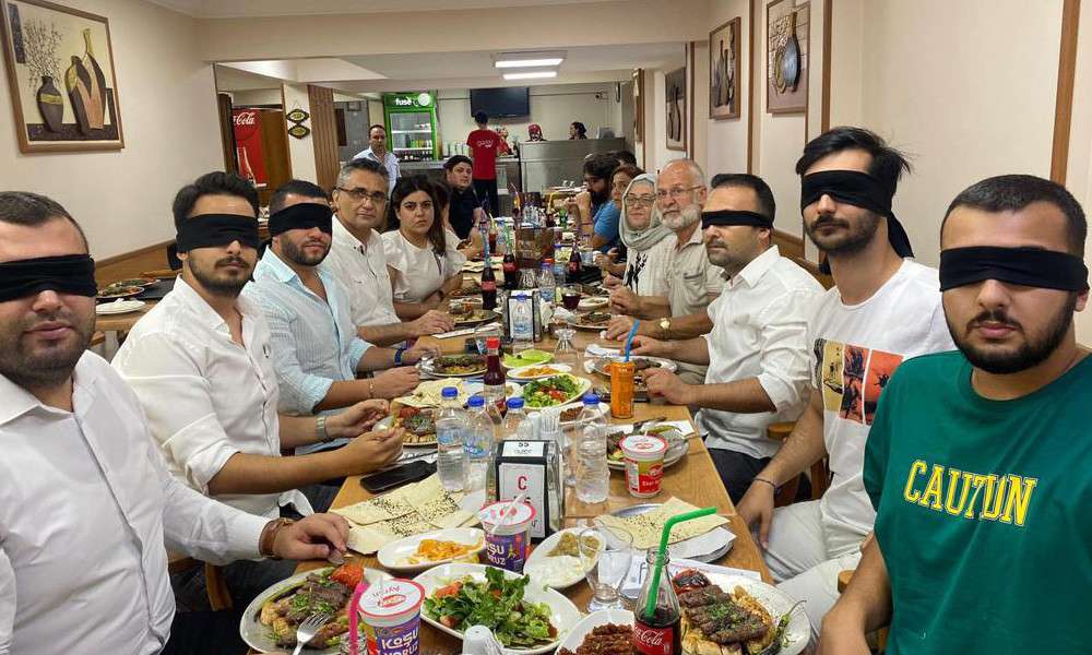 İYİ GEN&Ccedil;LİK MANİSA&rsquo;DAN FARKINDALIK ETKİNLİĞİ