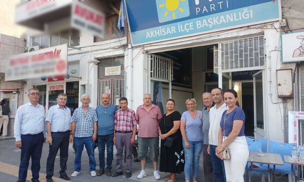 İYİ PARTİ AKHİSAR&rsquo;DA İSTİFA DEPREMİ 