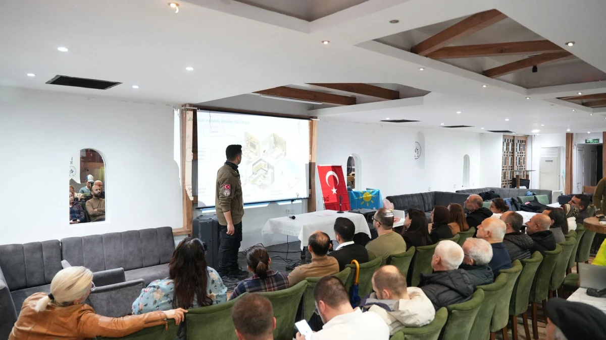 İYİ Parti'den Hayat Kurtaran Seminer