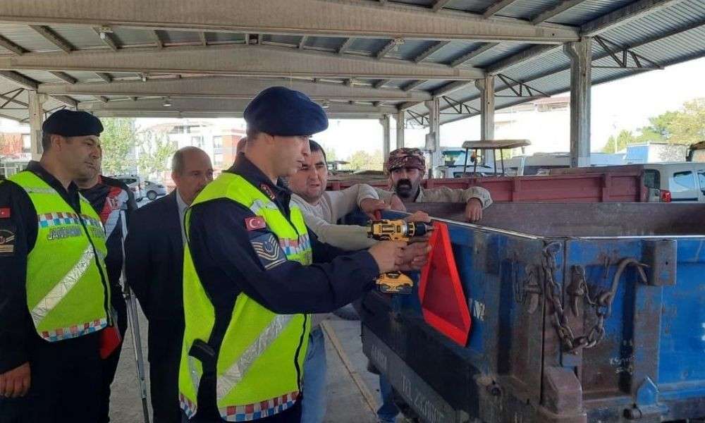 JANDARMADAN REFLEKT&Ouml;R KAMPANYASI     