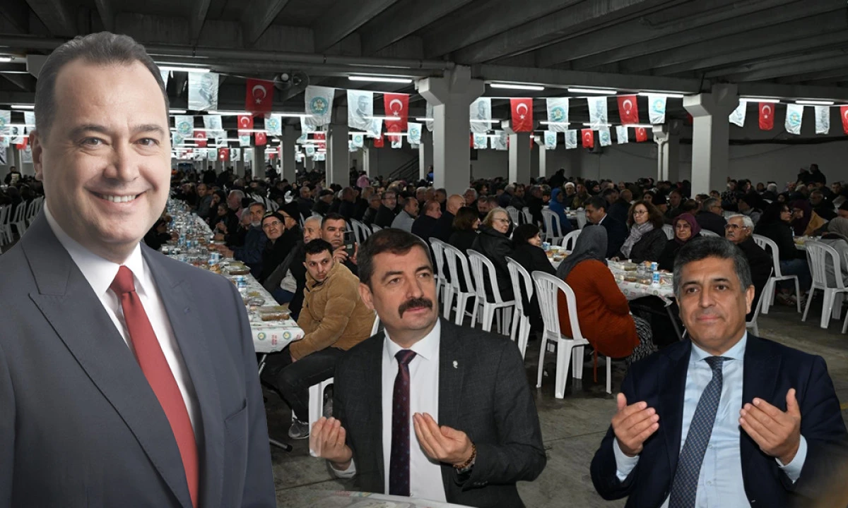 KULA’DA RAMAZAN SOFRASI: YÜZLERCE VATANDAŞ AYNI SOFRADA BULUŞTU