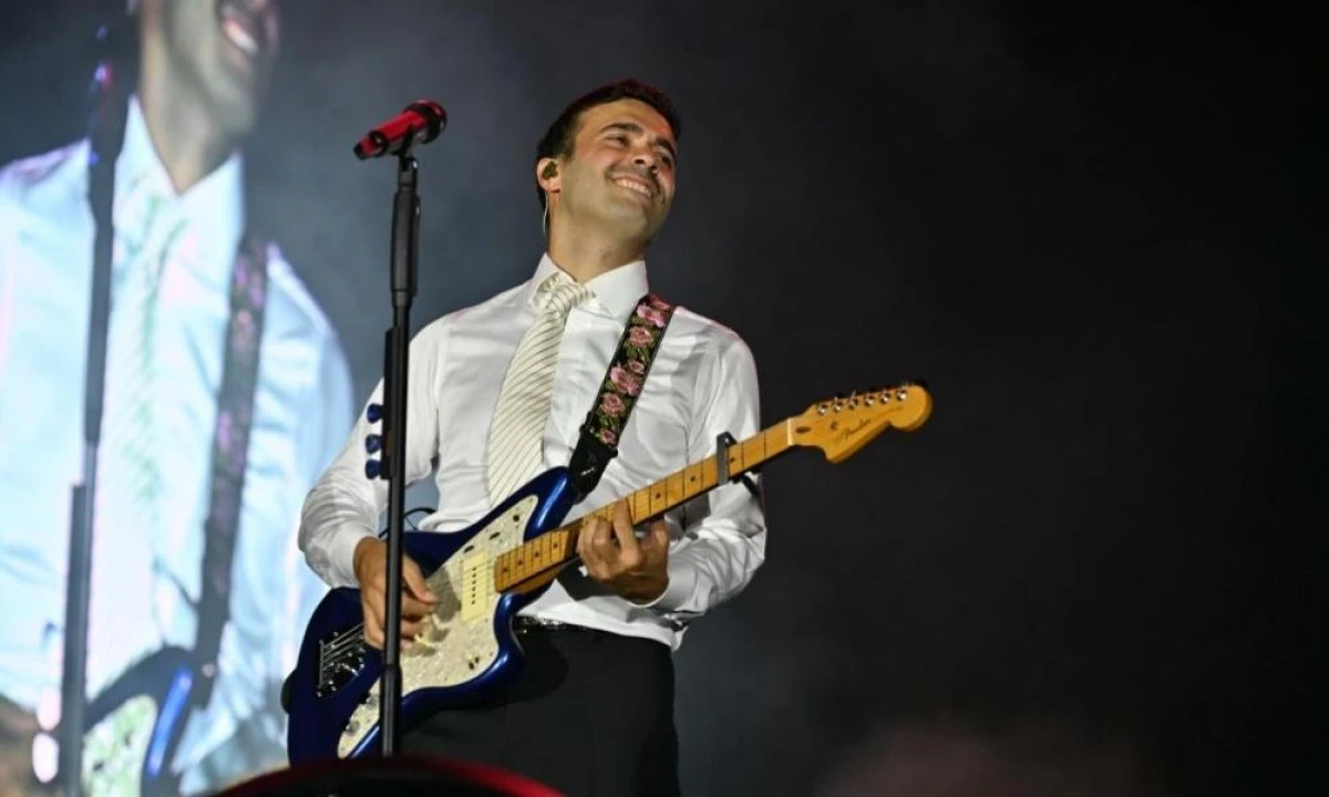 K&uuml;lt&uuml;r Yolu Festivali&rsquo;nde Mert Demir konseri