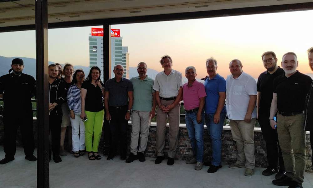 MANİSA &Ouml;ĞRETMENEVİ&rsquo;NDEN B&Uuml;Y&Uuml;K BAŞARI