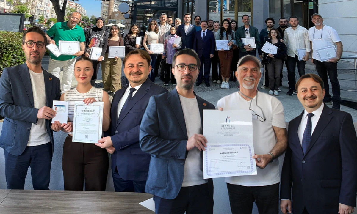 MANİSA'DA GAZETECİLER G&Ouml;KY&Uuml;Z&Uuml;NE A&Ccedil;ILIYOR