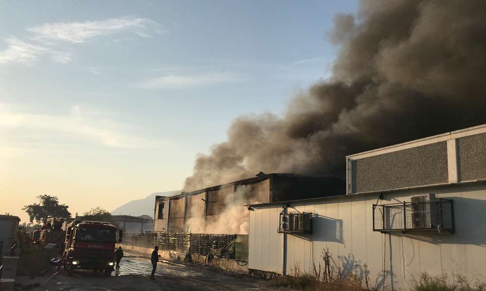 MANİSA&rsquo;DAKİ ATIK DEPOLAMA TESİSİNDEKİ YANGIN KONTROL ALTINA ALINDI   