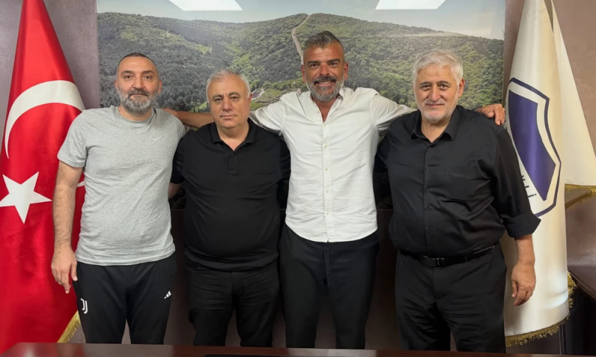 MANİSALI TEKNİK ADAM KAZIM AKG&Uuml;N, SULTANBEYLİ BELEDİYESPOR İLE YENİDEN ANLAŞTI