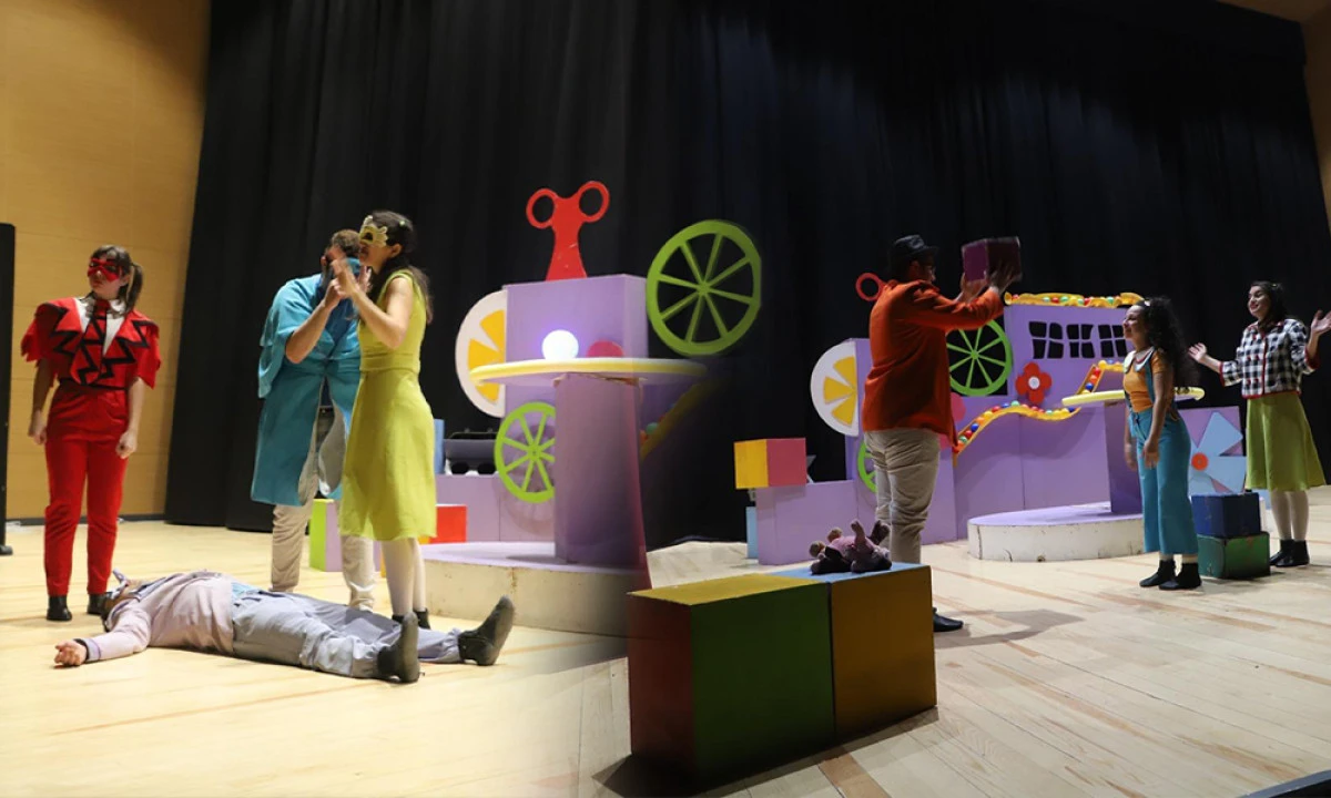 MİNİK TİYATROSEVERLERDEN 'TERS YÜZ' OYUNUNA İLGİ