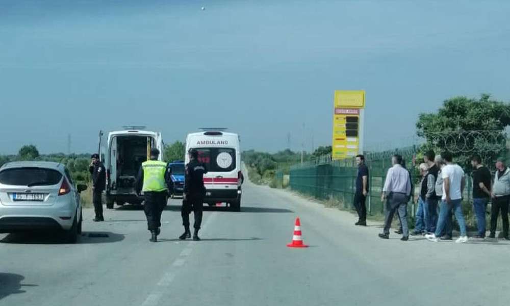 MOTOSİKLET İLE OTOMOBİL ÇARPIŞTI: 1 ÖLÜ   