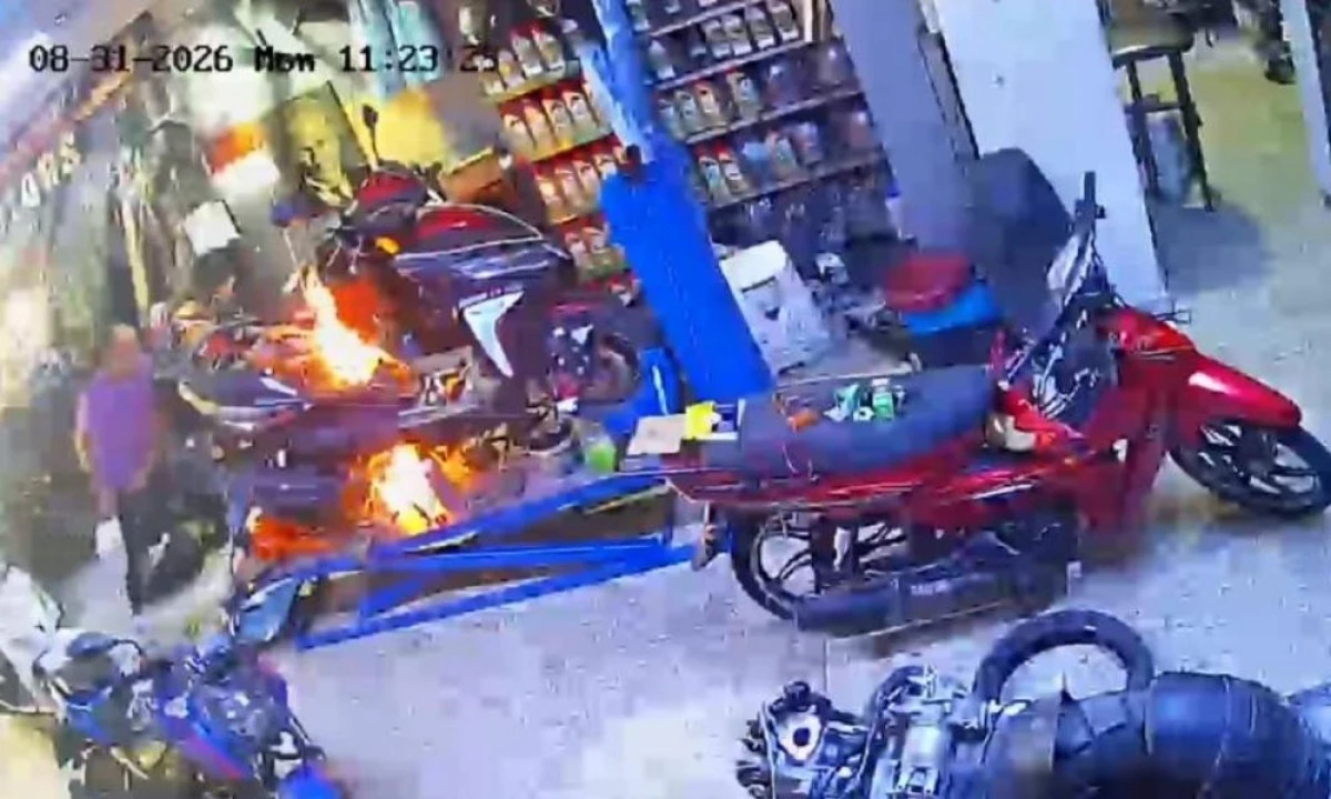 Motosiklet tamirhanesinde ilgin&ccedil; anlar