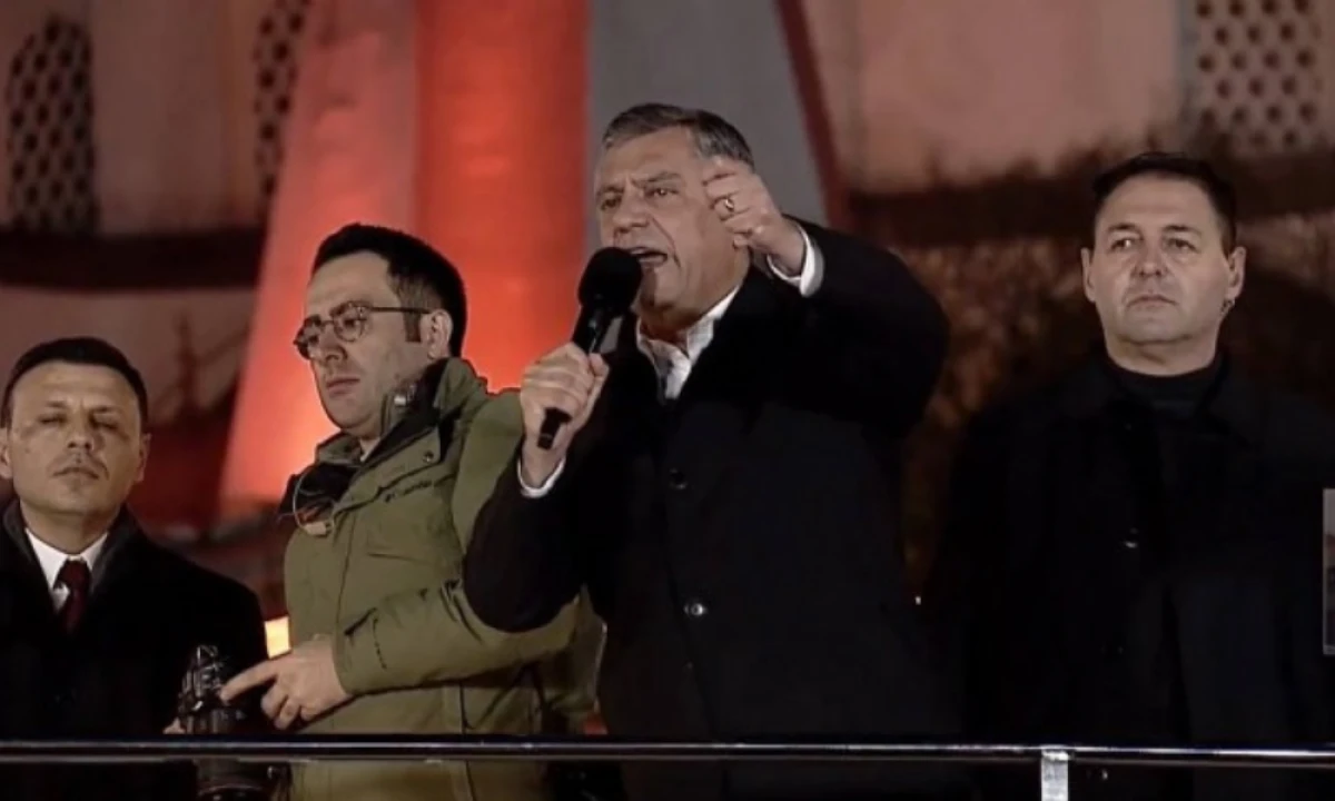 &Ouml;ZG&Uuml;R &Ouml;ZEL:"29 MART'TA &Ccedil;IK KARŞIMIZA"