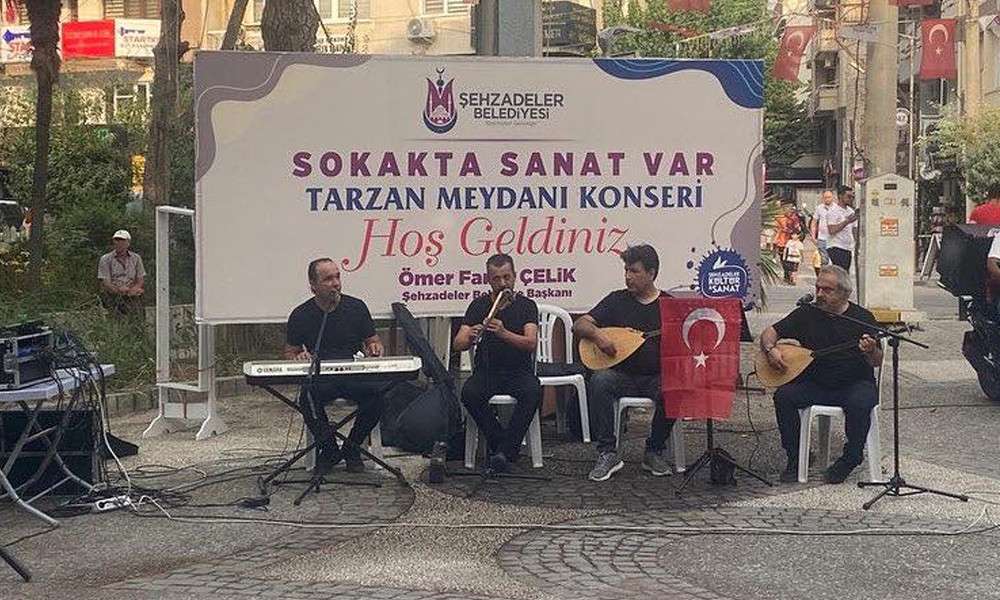 Şehzadeler&rsquo;de coşkulu konser