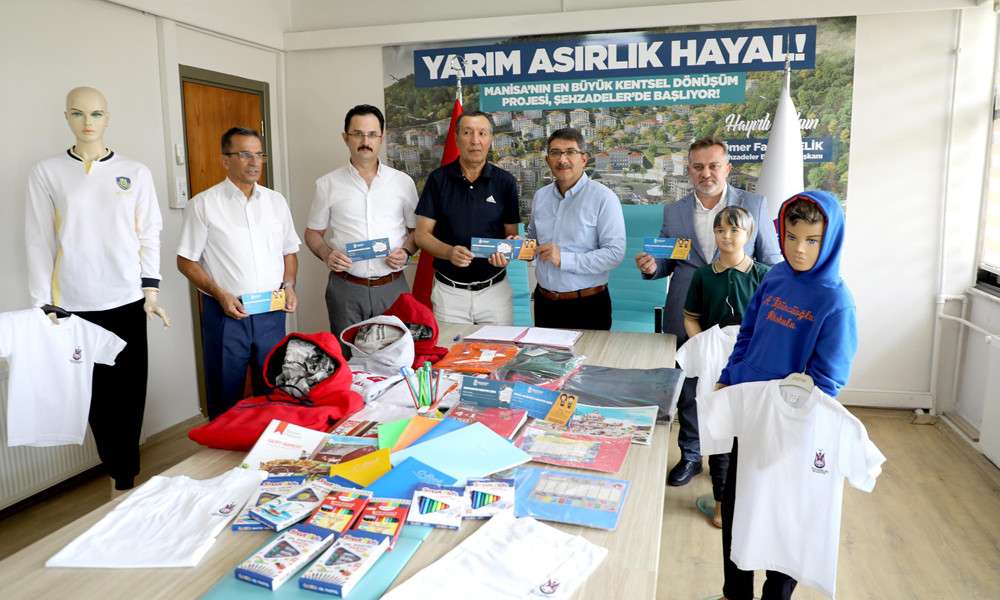 ŞEHZADELER’DEN 2 BİN 500 ÖĞRENCİNİN YÜZÜNÜ GÜLDÜRECEK DESTEK