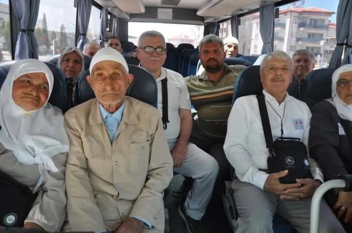 Selendi’den Dualarla Kutsal Topraklara Uğurlandılar