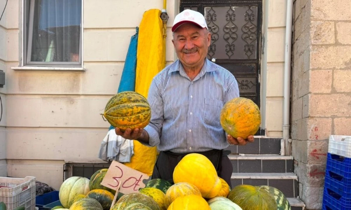 Tavşanlı&rsquo;nın meşhur Kışlademirli kavunu pazara indi