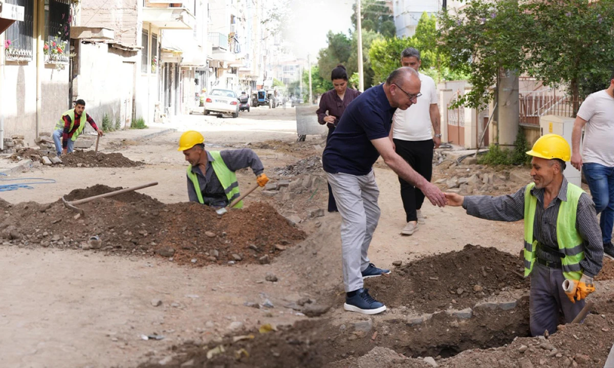 TURGUTLU'DA ALTYAPI KRİZİ K&Ouml;KTEN &Ccedil;&Ouml;Z&Uuml;L&Uuml;YOR