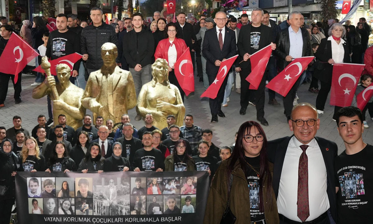 TURGUTLU&rsquo;DA H&Uuml;Z&Uuml;N VE GURUR BİR ARADA