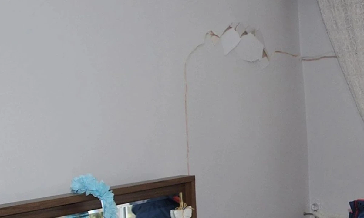 TURGUTLU’DA İKİ BİNA TEDBİREN TAHLİYE EDİLDİ