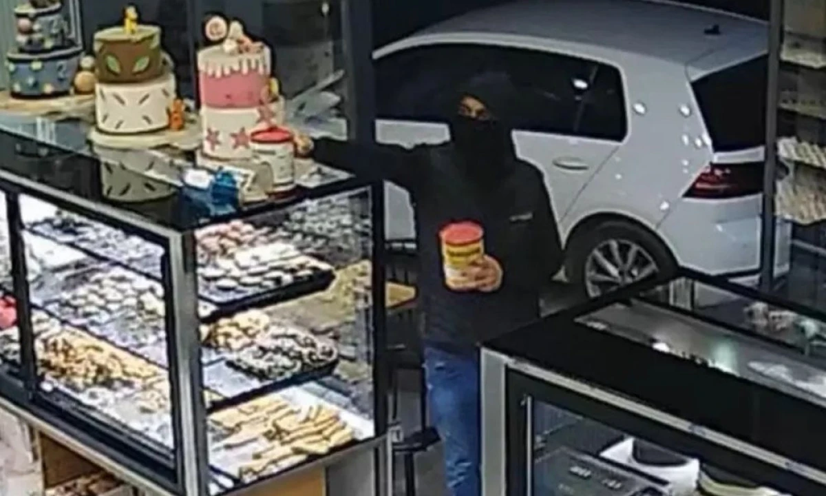 TURGUTLU’DA SMA’LI ÇOCUĞUN UMUDU ÇALINDI