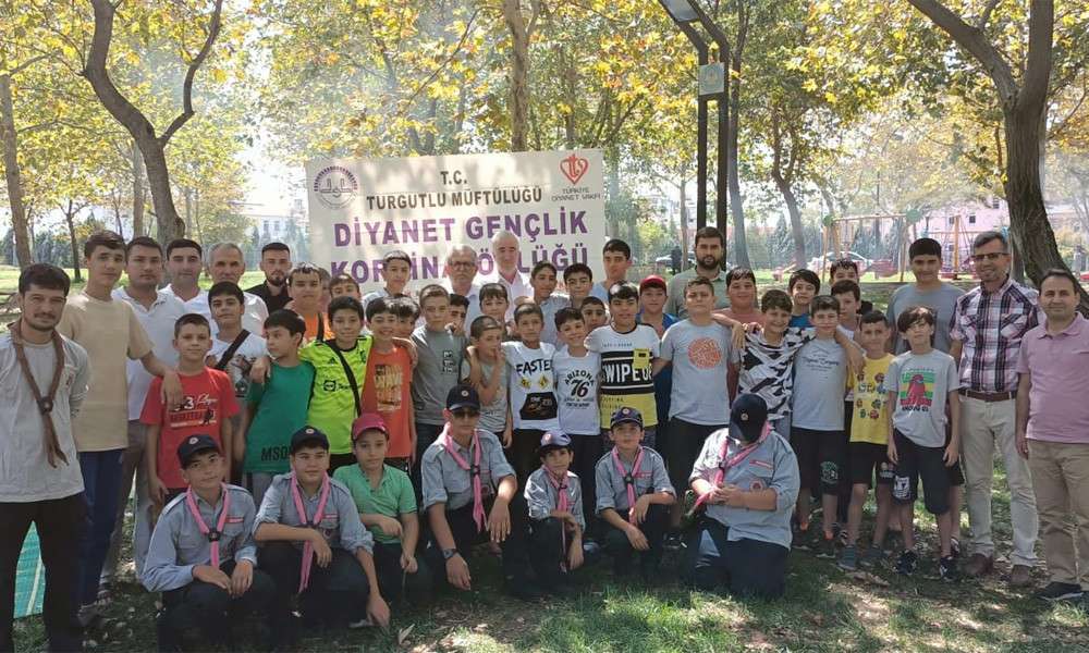 TURGUTLULU GEN&Ccedil;LER DİYANET KAMPINDA BULUŞTU 