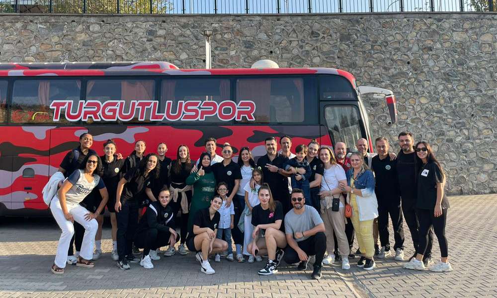 TURGUTLULU KADIN BASKETBOLCULAR RAKİBİNE ŞANS VERMEDİ