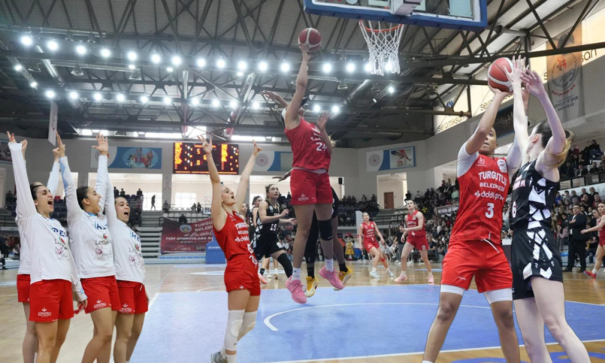 TURGUTLU&rsquo;NUN PERİLERİ PLAY-OFF&rsquo;A 2. SIRADAN GİRDİ